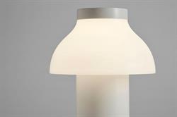 PC Portable LAMP - bordlampe cream hvid fra HAY - genopladelig lampe