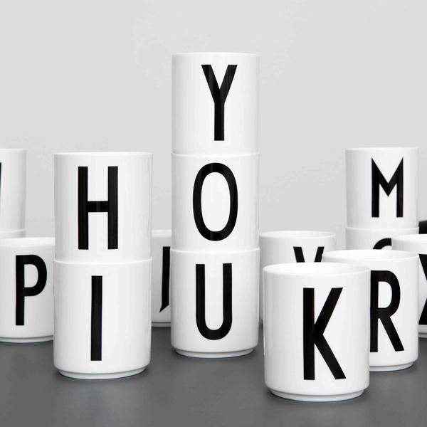 ciffer angivet Nu Krus fra Design Letters med Arne Jacobsen typo