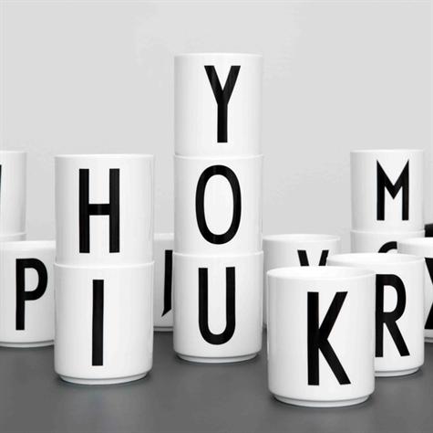 Bogstav Krus E fra Design Letters Arne Jacobsen typo