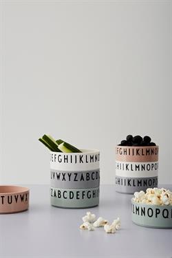 Skåle breakfast - dinner - lunch - tre skåle nude fra Design Letters