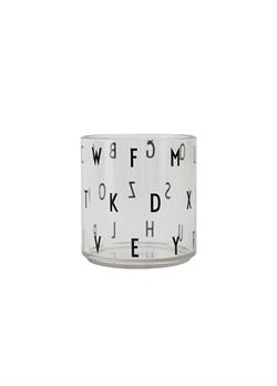 Kids drikkeglas ABC i tritan fra Design Letters