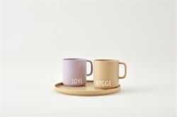 Favoritkop med hank - LOVE i lavendel fra Design Letters
