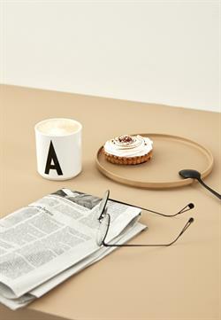 Favorit tallerken / bakke - HYGGE i beige fra Design Letters