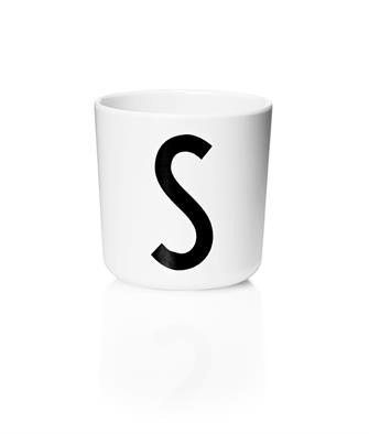 Personlig Ecozen® børnekop med Arne Jacobsen bogstaver A til Z fra Design Letters