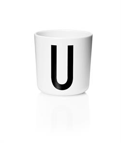 Børnekop i melamin med bogstav U fra Design Letters