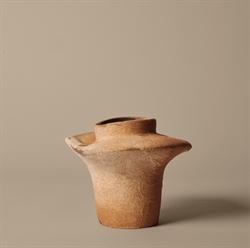 Evio vase small burnt umber H22 fra Ferm Living