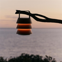 Luver Portabel lampe i natur fra Ferm Living