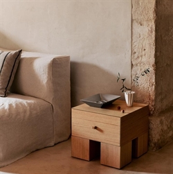 Kuben beside table 1x1 - sengebord eg fra Ferm Living