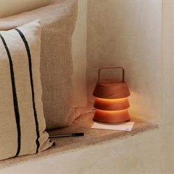 Luver Portabel lampe i natur fra Ferm Living