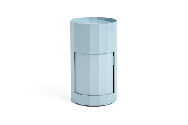 Facet Cabinet inkl. hjul høj i misty blue fra HAY
