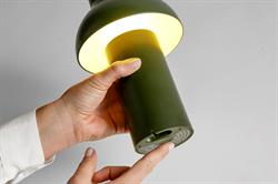 PC Portable LAMP - bordlampe cream hvid fra HAY - genopladelig lampe