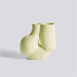W&S vase keramisk vase Chubby soft yellow fra HAY