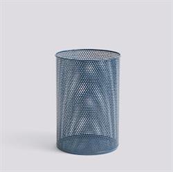 Perforated Bin M petrol blå - Skraldespand - paraplyspand fra HAY