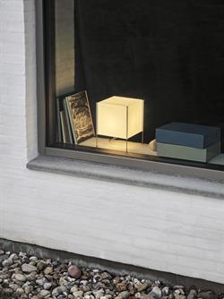 Paper Cube bordlampe fra HAY