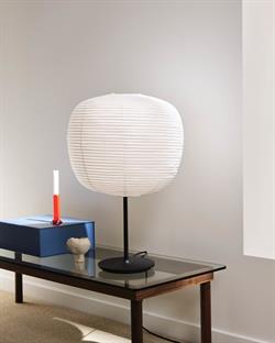 Common Bordlampe base flere farver fra  HAY