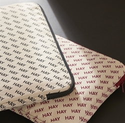 HAY Logo Laptop Cover sort fra HAY