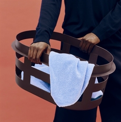 Vasketøjskurv - Laundry Basket recycle bordeaux small fra HAY