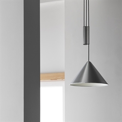 Loftlampe Compass justerbar pendant 430 soft black fra HAY