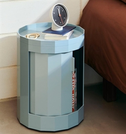 Facet Cabinet inkl. hjul lav i misty blue fra HAY