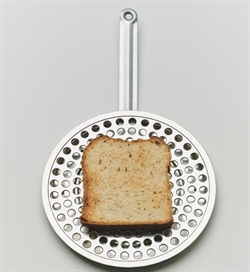 Outdoor Market Toaster Pan - Toastriste fra HAY