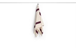 Stripe badehåndklæde 70x140 cm bordeaux fra HAY