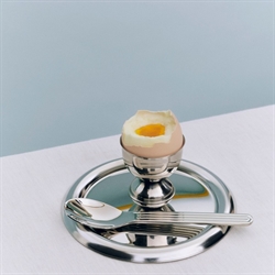  Essential Steel egg cup - rustfri stål æggebæger fra HAY