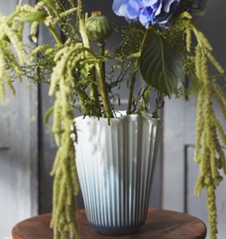 Hammershøi Unfold vase H20,5 cm blå fra Kähler