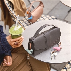 Kay Bojesen fugl rosa sølvtonet metal nøglering med naturlæder