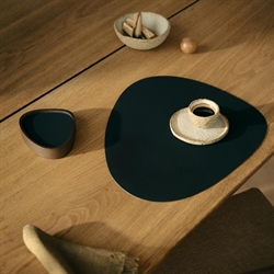 Dækkeserviet recycle læder curve Nupo large black Ink fra LindDNA