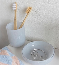 Opal tandbørsteholder i light blue fra Mette Ditmer