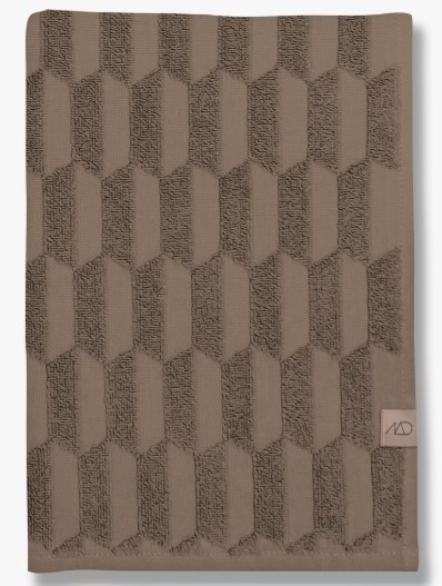 Geo badehåndklæde i nougat 70x133 cm fra Mette Ditmer