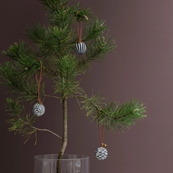 Globe julekugler - sort pk3 fra Mette Ditmer