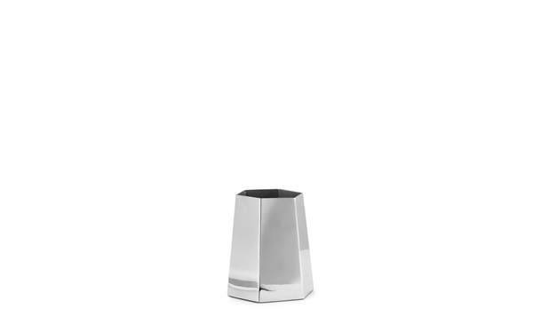 Hexa vase medium i poleret rustfri stål fra Normann Copenhagen