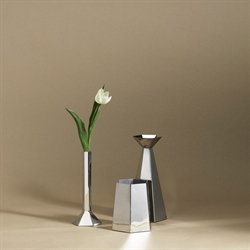 Hexa vase large i poleret rustfri stål fra Normann Copenhagen