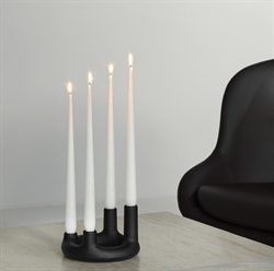 Trin lysestage i sort fra Normann Copenhagen