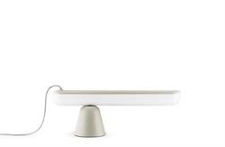 Acrobat bordlampe sand fra Normann Copenhagen