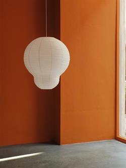 Puff loftlampe Bulb hvid fra Normann Copenhagen