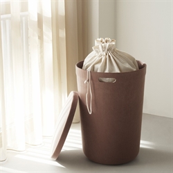 Hide vasketøjskurv creme fra Normann Copenhagen