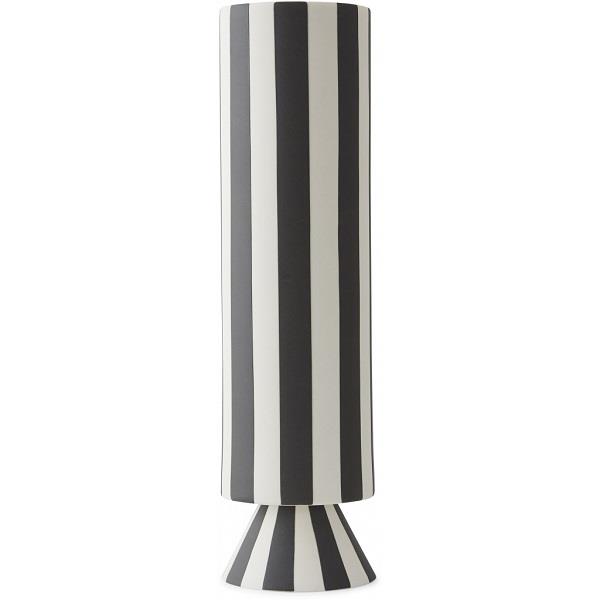 Toppu stribet vase hvid fra Oyoy