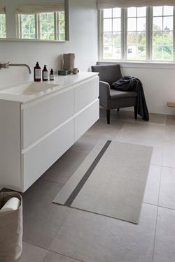 Løber - tæppe - måtte Stripes Vertical lysegrå/steelgrey 67x120 cm fra Tica Copenhagen