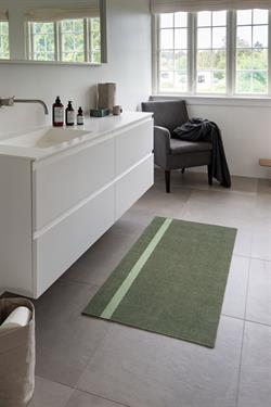 Løber - tæppe - måtte Stripes Vertical lysegrøn/støvet grøn 67x120 cm fra Tica Copenhagen