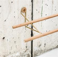 Shoe Rack - Skohylde / skostativ Moso-bambus, messingholder 100 cm fra We Do Wood