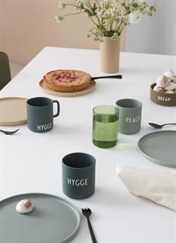 Favoritkop HYGGE kop i mørkegrøn fra Design Letters