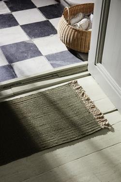 Block måtte 80x50 cm i oliven fra Ferm Living