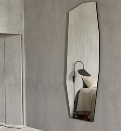 Shard Mirror Full Size - vægspejl fra Ferm Living