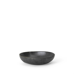 Flow Bowl large - dybtallerken i sort fra Ferm Living