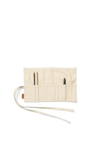 Ally Pencil Wrap - penalhus fra Ferm Living