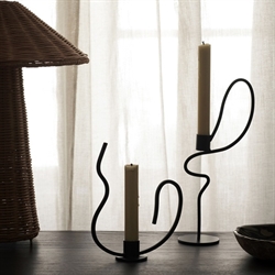 Valse lysestage lav i sort fra Ferm Living