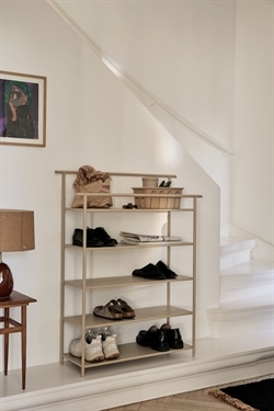 Dora Rack reol i cashmere fra Ferm Living