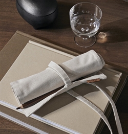 Ally Pencil Wrap - penalhus fra Ferm Living